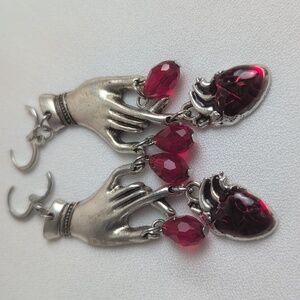 NICOLETTA CARLONE BLODDY HANDS EARING